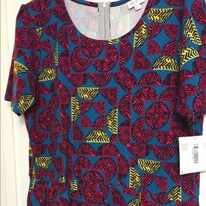 Beautiful LuLaRoe Amelia